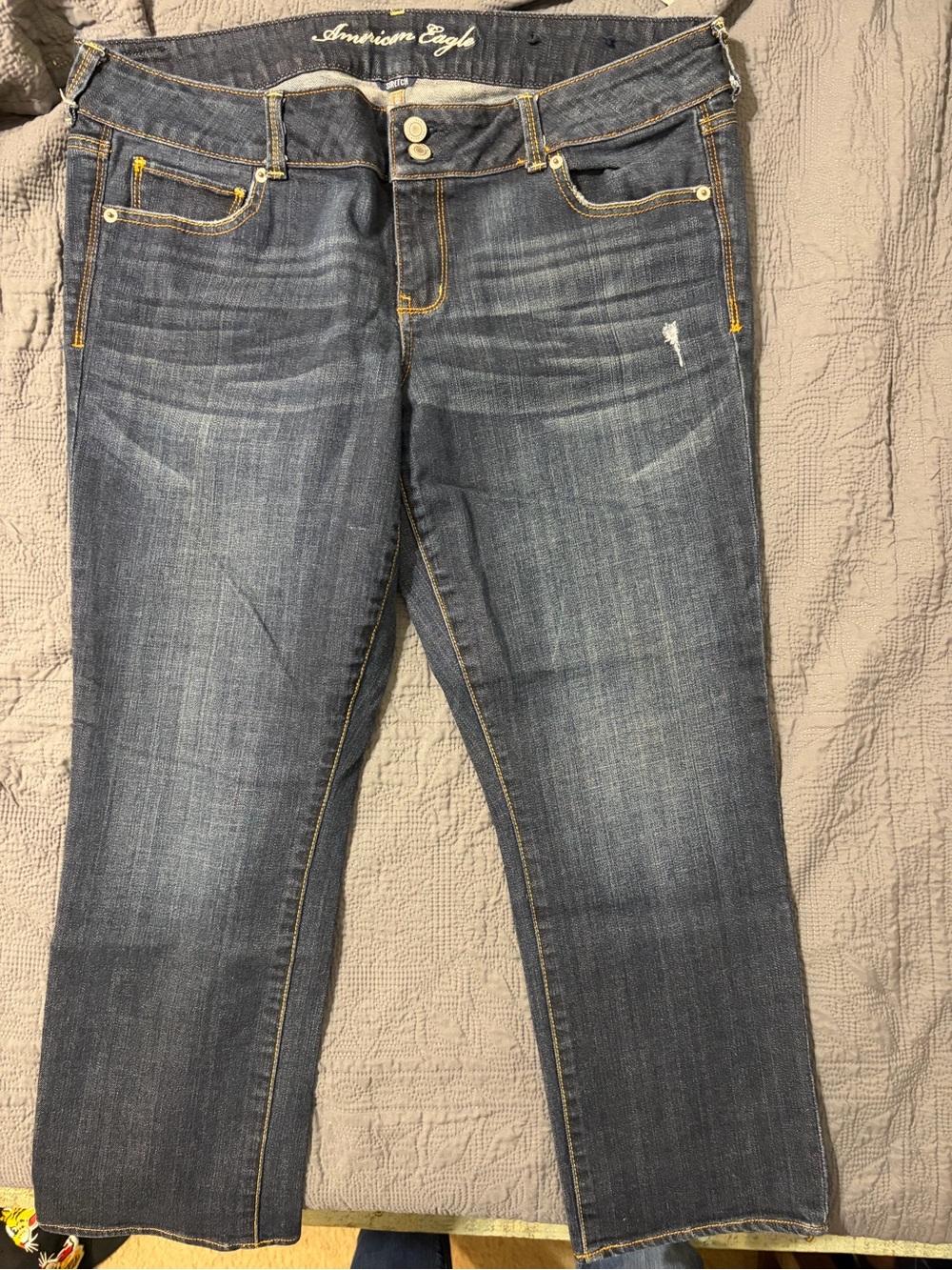 American Eagle Outfitters Women’s Dark Wash Blue Jeans